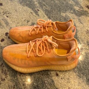 Adidas. Yeezy Boost 350 V2. Mono Clay. Women’s Size 7.5. Runs big. Gentl…